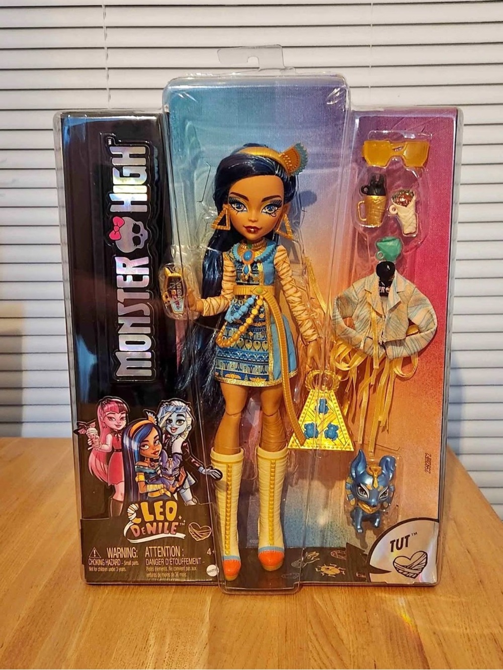 monster high Leo De Nile Doll in Blue & Gold Outfit with Accessories